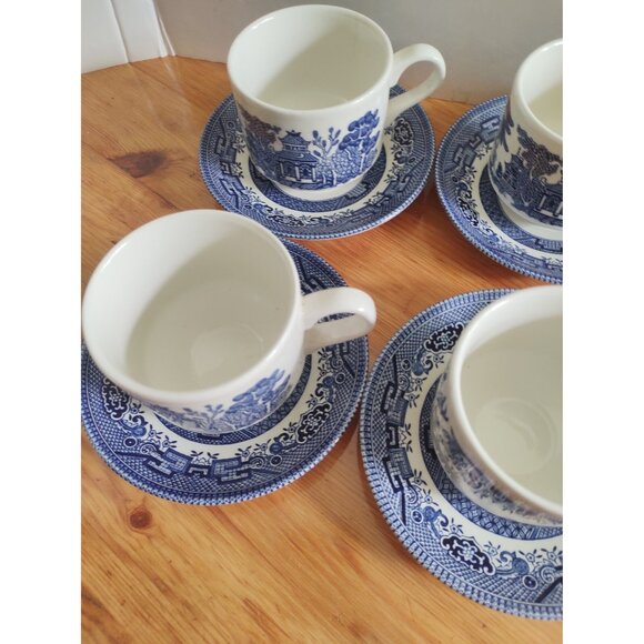 Blue Willow Porcelain Teacup and Saucer sets(4) Churchill England - Picture 11 of 15